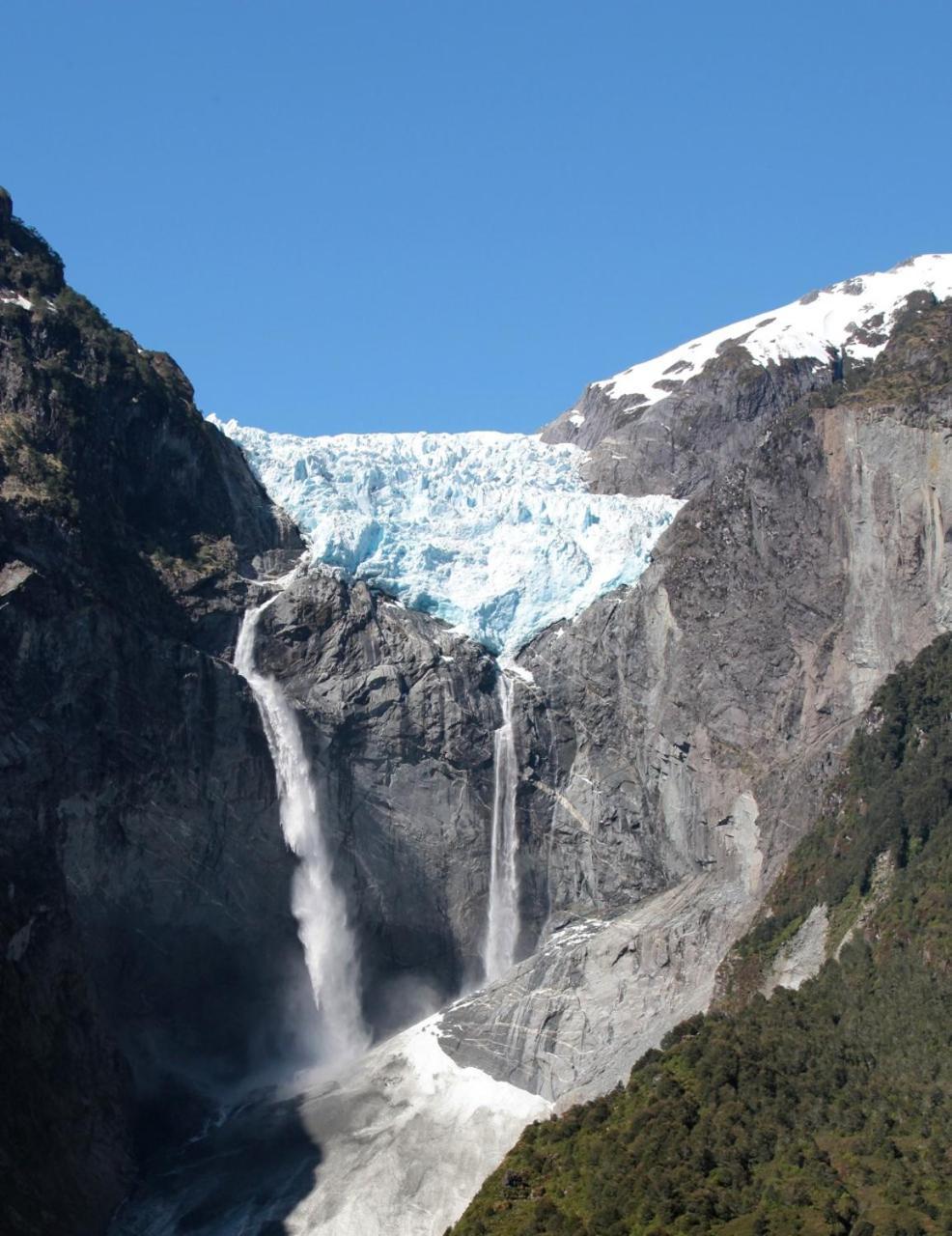 Hostal Patagonia Marmol Coyhaique Bagian luar foto